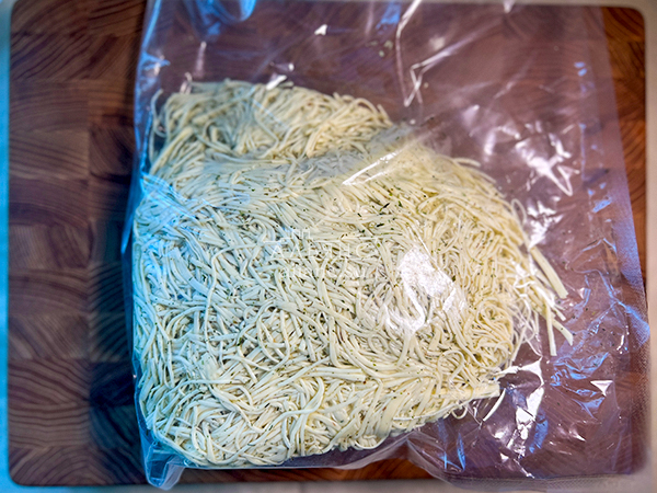 Сырный продукт ФЕРМЕРСКИЙ паутинка  укроп/чеснок в Электростали
