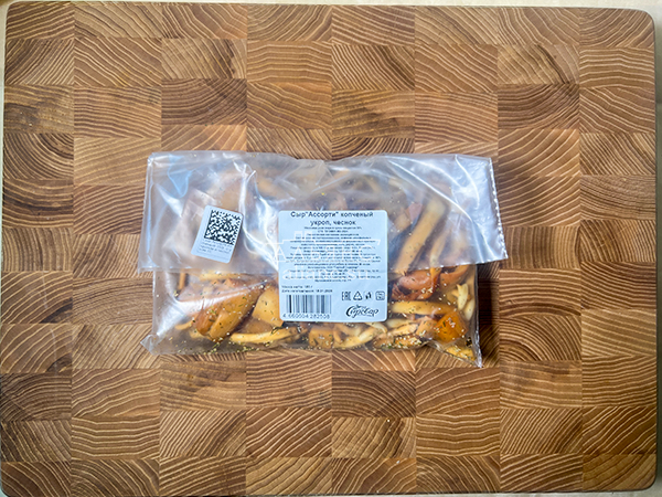 Сыр 150 гр ГОРНЫЙ СЫРОВАР (Ассорти копчёный с укропом и чесноком) в Электростали