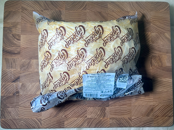 Сыр 1 кг ГОРНЫЙ СЫРОВАР (Паутинка со вкусом красной икры) в Электростали