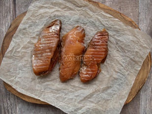 Карась холодного копчения: Икра воблы вяленая